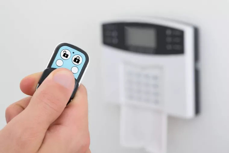 Mettre une alarme dans sa maison pour éviter les cambriolages, Le Grand-Bornand, Gérard Perrillat Électricité